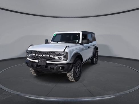New 2025 Ford Bronco Badlands image 3