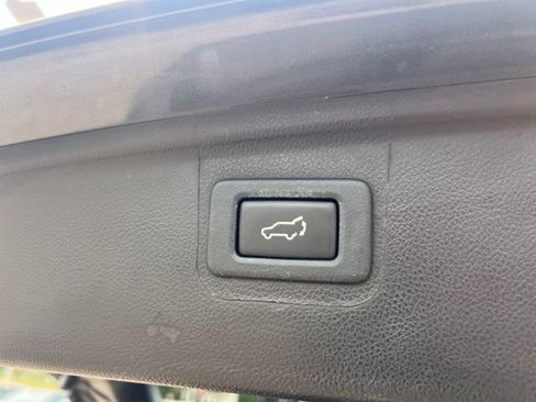 Used 2018 Subaru Outback 3.6R Limited AWD/4WD image 24