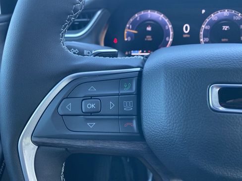 New 2025 Jeep Grand Cherokee Limited w/ Black Appearance Package image 18