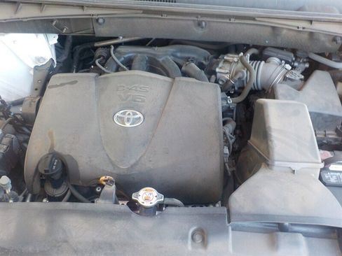 Used 2018 Toyota Highlander Limited Platinum image 16