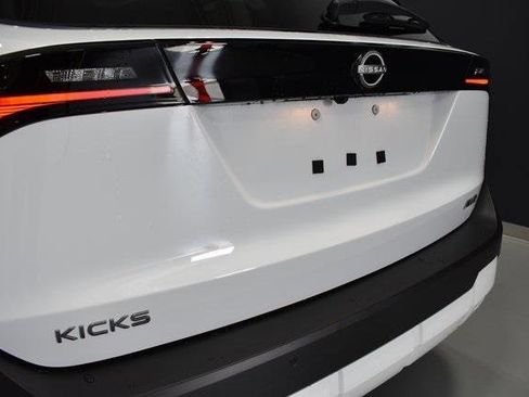 New 2025 Nissan Kicks SV w/ SV Premium Package image 12