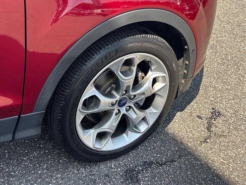 Used 2016 Ford Escape Titanium w/ Equipment Group 301A AWD/4WD image 28