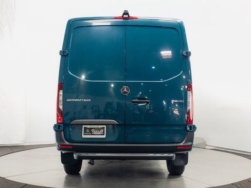 Used 2024 Mercedes-Benz Sprinter 2500 image 21