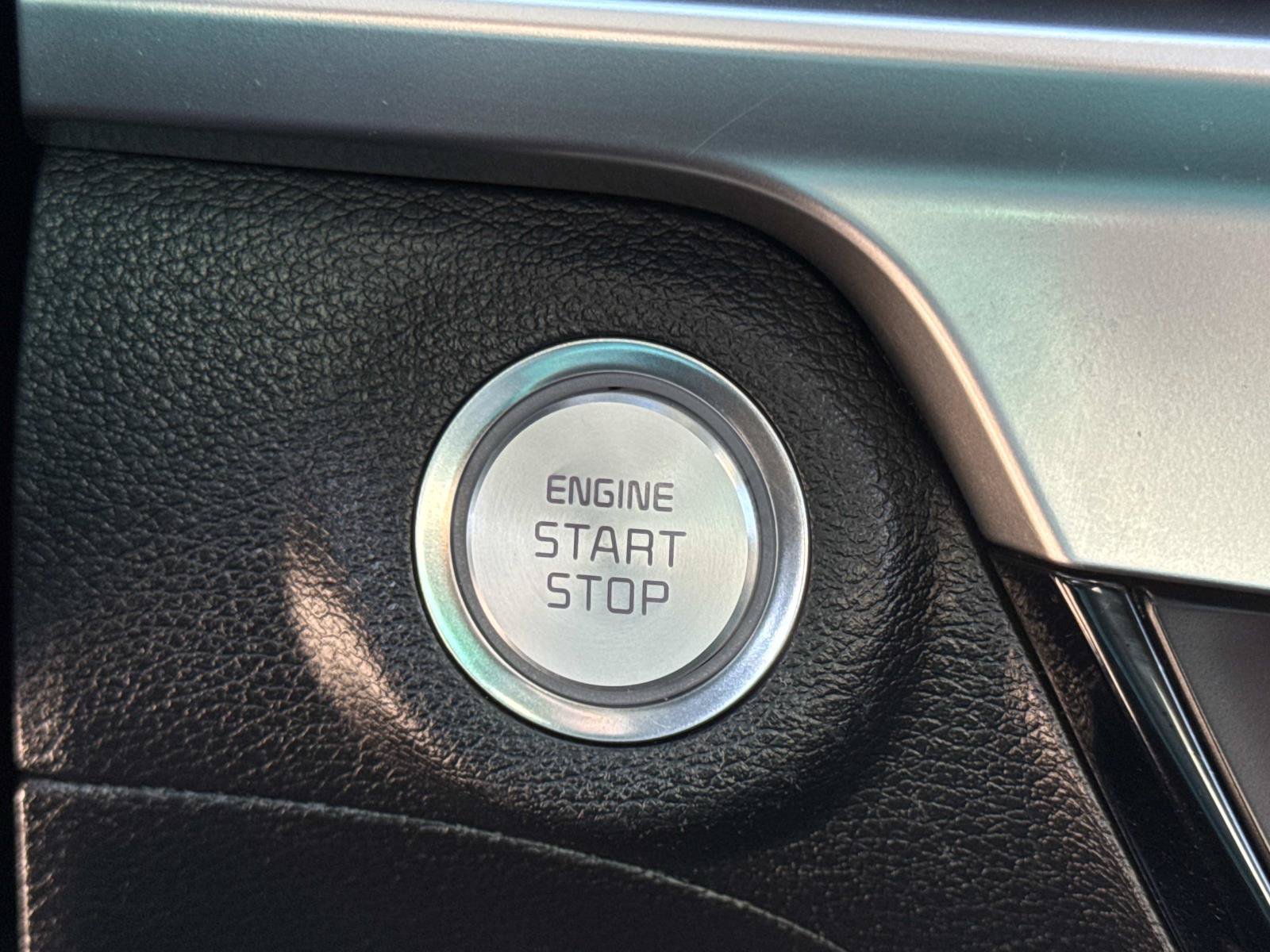 Used 2024 Kia Telluride EX w/ EX Captain's Chair Package FWD image 21