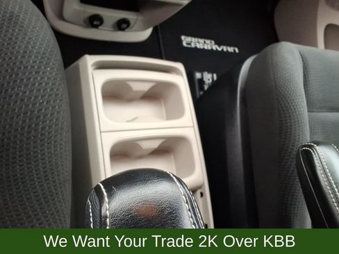 Used 2016 Dodge Grand Caravan SE image 29