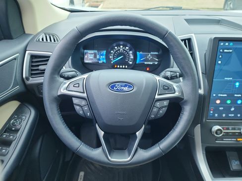 Used 2022 Ford Edge SEL w/ Convenience Package image 18