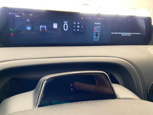 Used 2025 Ford Expedition Active image 27