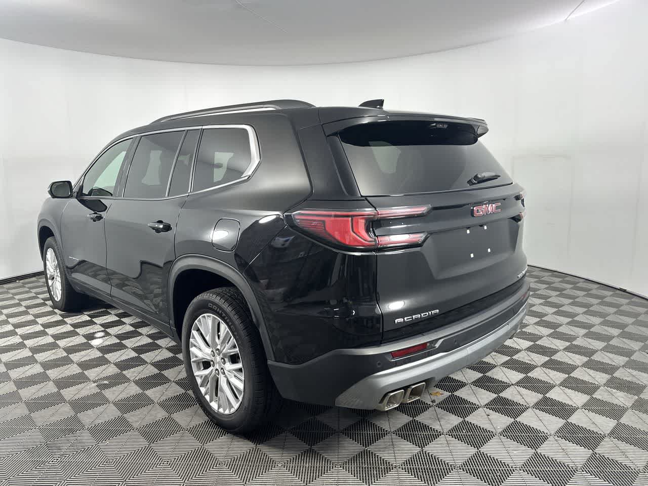 Used 2026 GMC Acadia Elevation w/ Elevation Premium Package FWD image 6