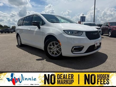 Used 2024 Chrysler Pacifica Touring-L FWD image 1