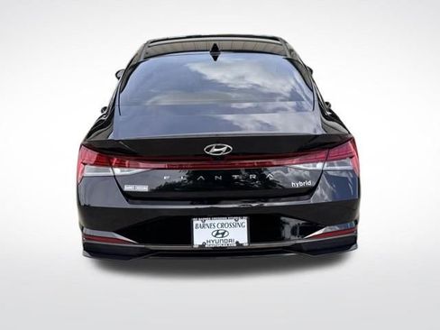 Used 2023 Hyundai Elantra Limited FWD image 4