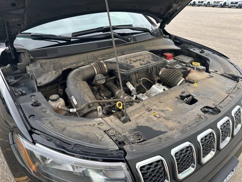 Used 2024 Jeep Compass Latitude AWD/4WD image 37