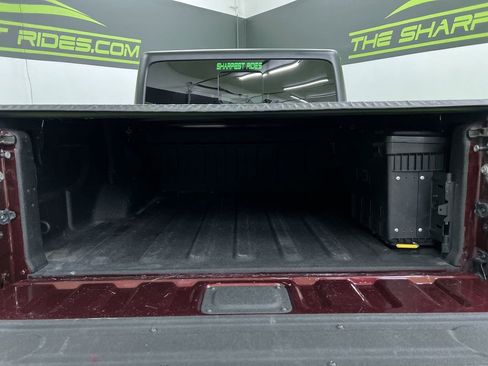 Used 2021 Jeep Gladiator Willys AWD/4WD image 27