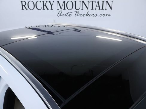 Used 2021 Mercedes-Benz GLA 250 4MATIC w/ Premium Package image 13