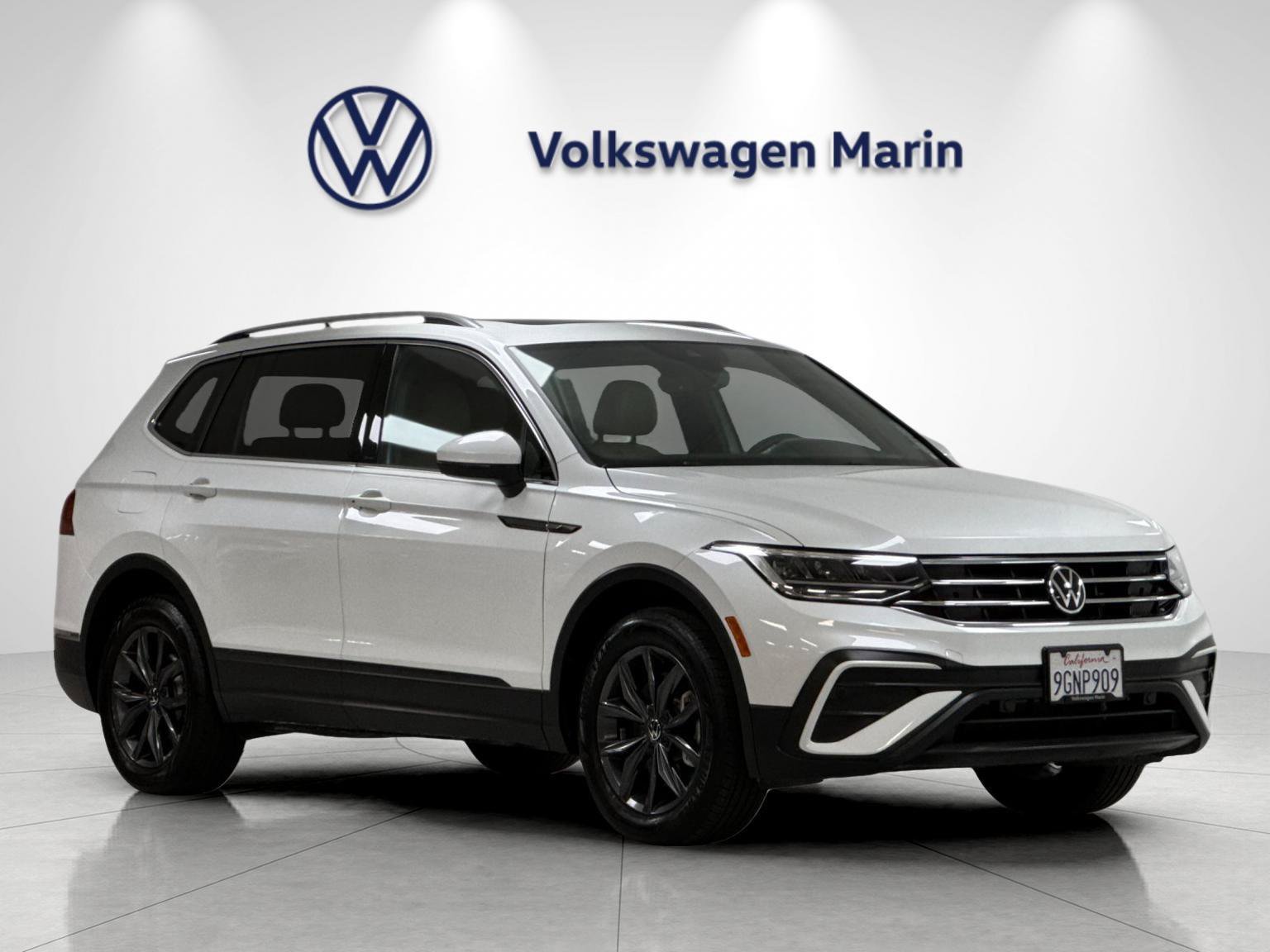 Used 2024 Volkswagen Tiguan SE R-Line AWD/4WD image 7