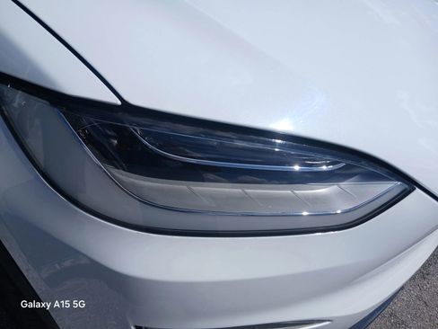 Used 2022 Tesla Model X Plaid image 25