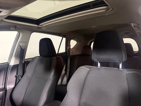 Used 2018 Toyota RAV4 XLE AWD/4WD image 20
