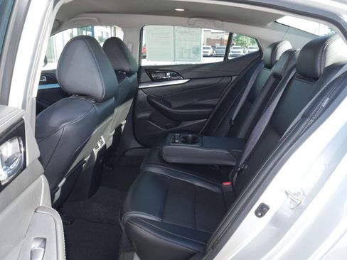 Used 2021 Nissan Maxima 3.5 SV w/ Floor Mat Group FWD image 26