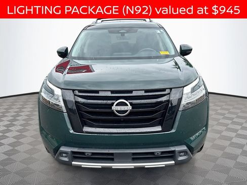 Used 2023 Nissan Pathfinder SL w/ Lighting Package (N92) FWD image 2