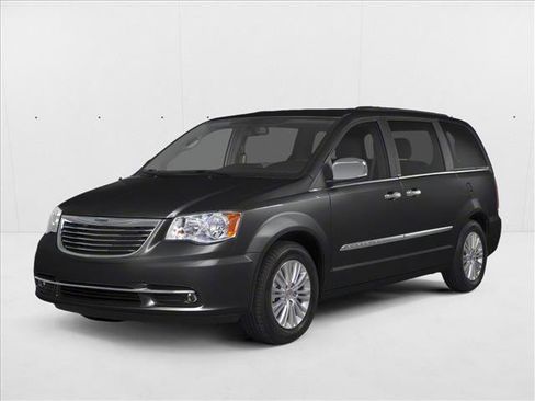 Used 2013 Chrysler Town & Country Touring image 1