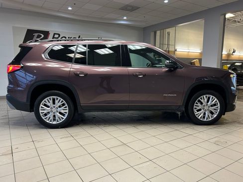 Used 2024 GMC Acadia Elevation image 8
