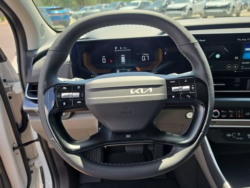 New 2027 Kia Carnival FWD image 29