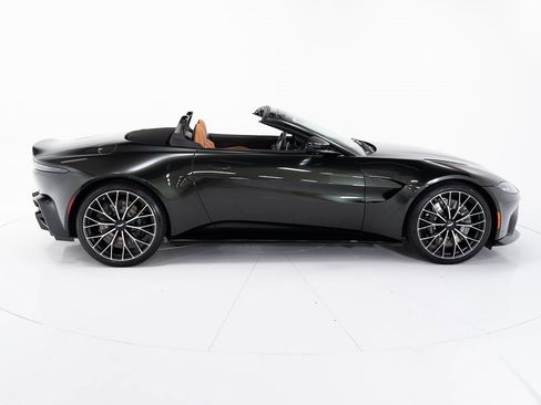 Used 2023 Aston Martin V8 Vantage Roadster image 6