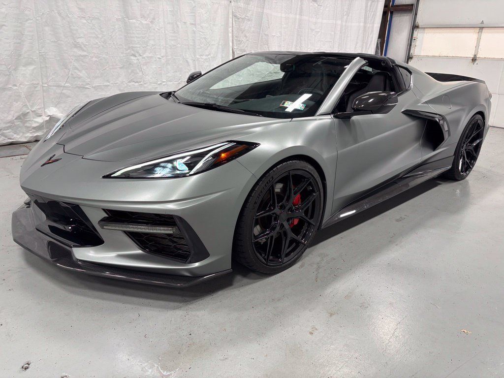 Used 2022 Chevrolet Corvette Stingray Coupe w/ Z51 Performance Package RWD image 3