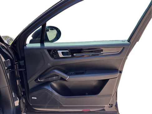 Used 2020 Porsche Cayenne image 49