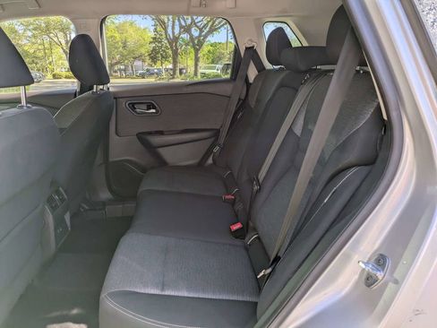 Used 2022 Nissan Rogue SV image 14