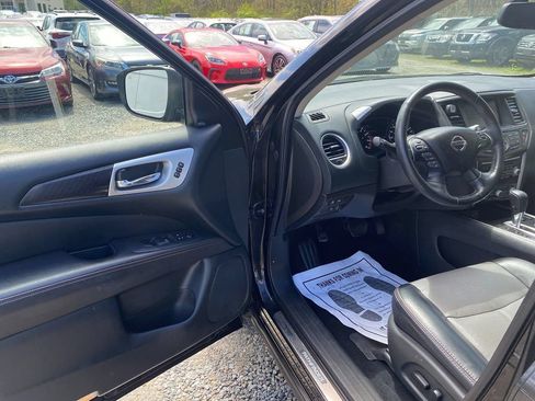 Used 2020 Nissan Pathfinder SL AWD/4WD image 10