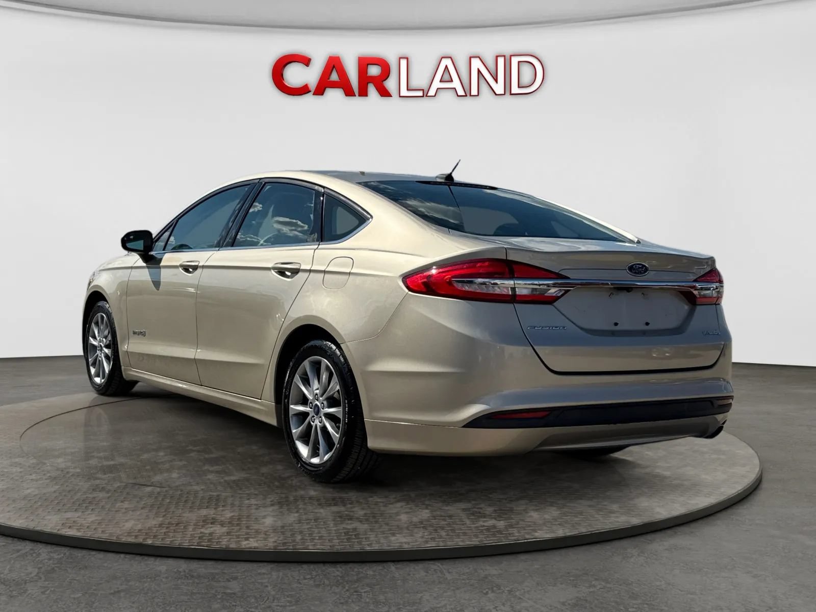 Used 2017 Ford Fusion S FWD image 4