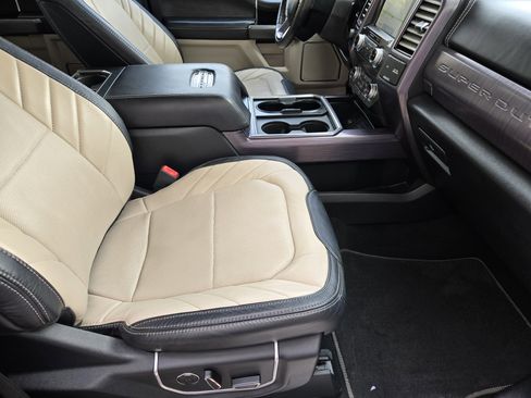 Used 2021 Ford F250 Limited w/ FX4 Off-Road Package image 10