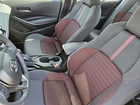 Used 2025 Toyota Corolla SE image 9