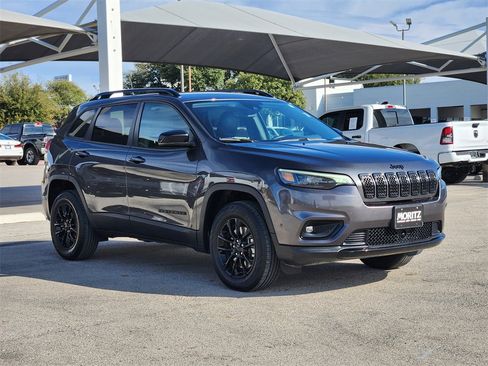 Used 2023 Jeep Cherokee Altitude Lux image 3