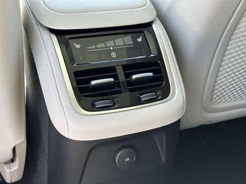 New 2026 Volvo XC90 T8 Ultra w/ Protection Package Premier AWD/4WD image 10