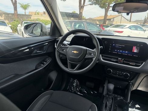 Used 2025 Chevrolet TrailBlazer LT image 31
