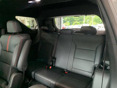 New 2026 Chevrolet Traverse RS w/ LPO, Floor Liner Package FWD image 17