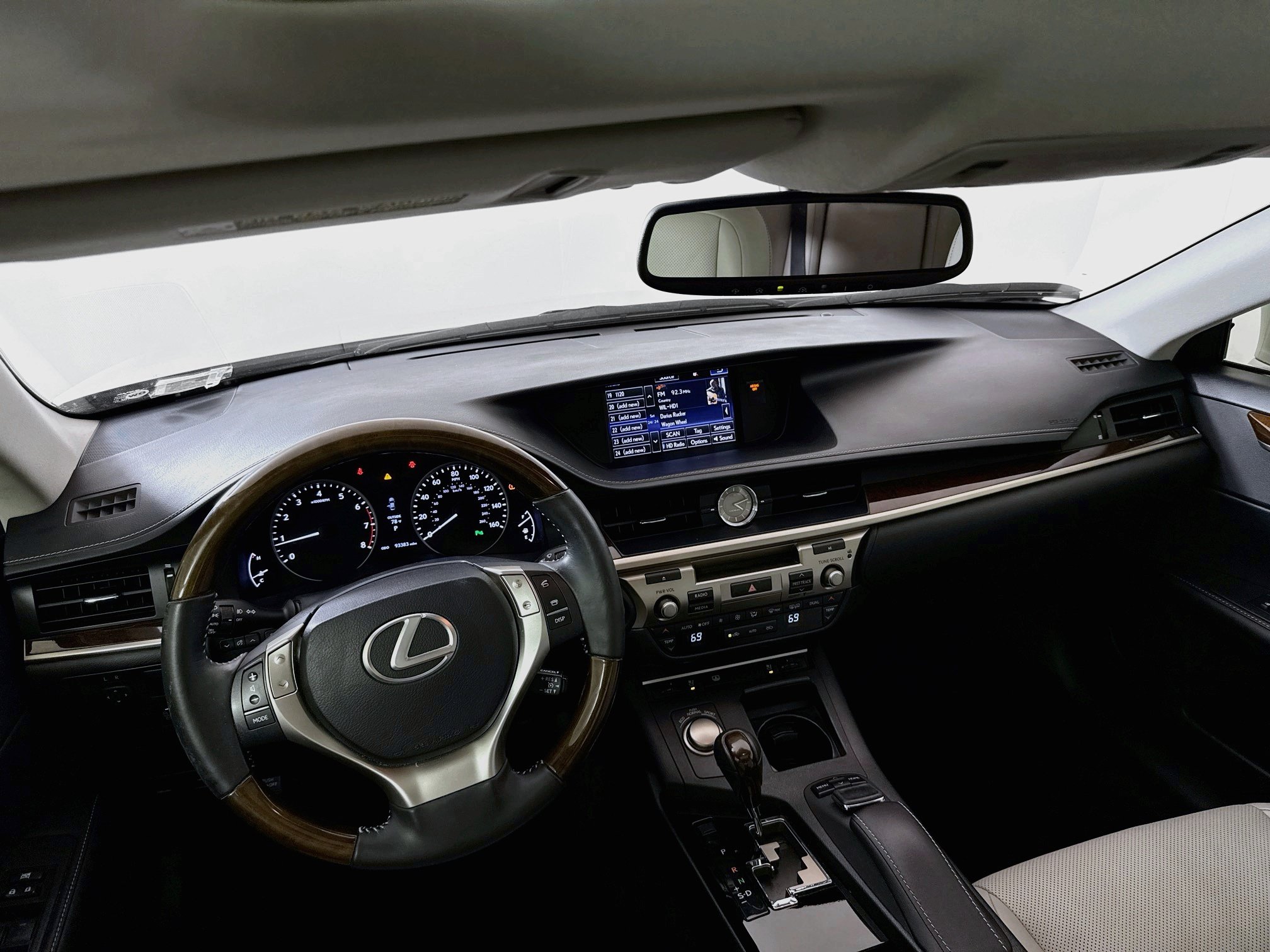Used 2015 Lexus ES 350 w/ Luxury Package FWD image 24
