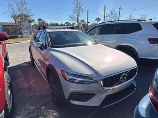 Used 2020 Volvo V60 T5 Cross Country video 2