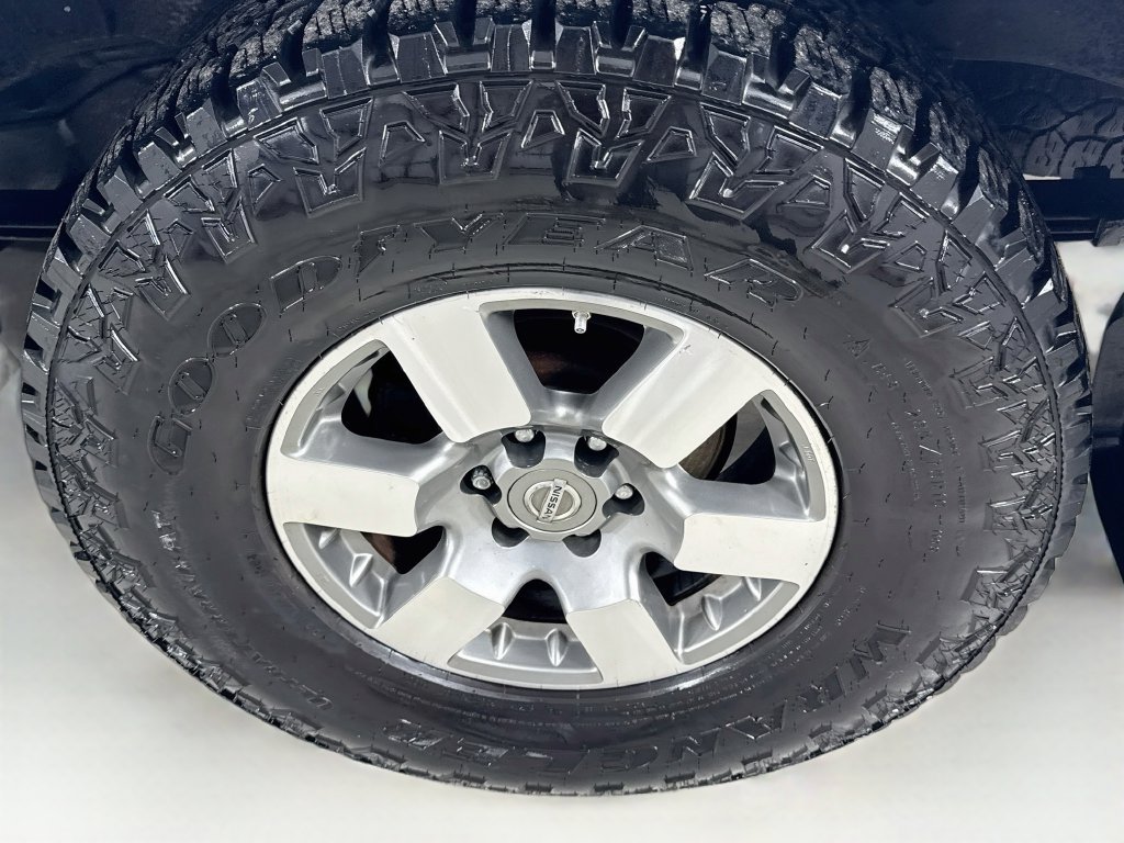 Used 2013 Nissan Frontier PRO-4X w/ Pro-4x Luxury Pkg AWD/4WD image 36