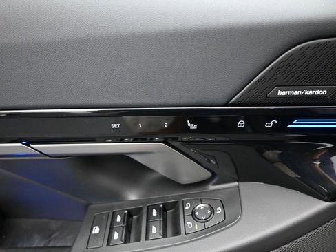 Used 2025 BMW 530i image 12