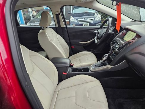 Used 2017 Ford Focus Titanium w/ Titanium Technology Package image 11