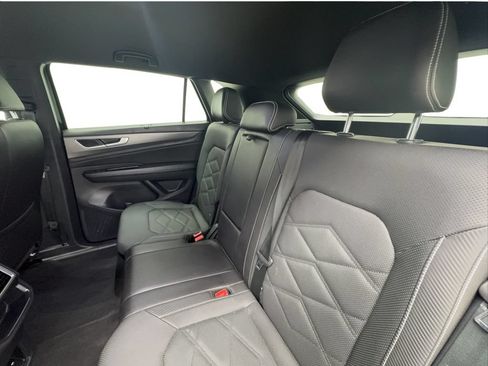 Used 2024 Volkswagen Atlas Cross Sport SE w/ Black Wheel Package FWD image 24