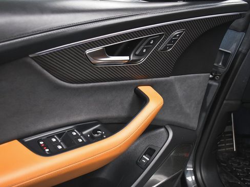 Used 2024 Audi RS Q8 w/ Black Optic Package image 10