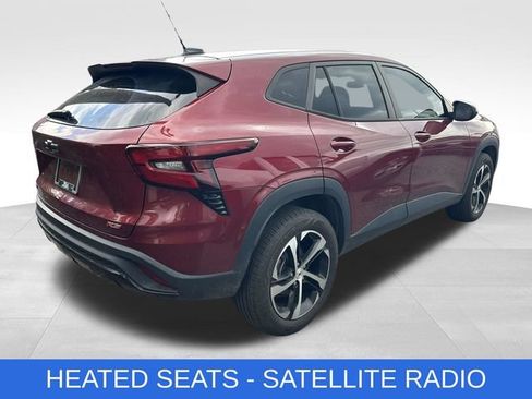 Used 2024 Chevrolet Trax RS w/ Driver Confidence Package FWD image 4