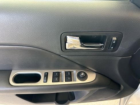 Used 2010 Ford Fusion SEL image 19