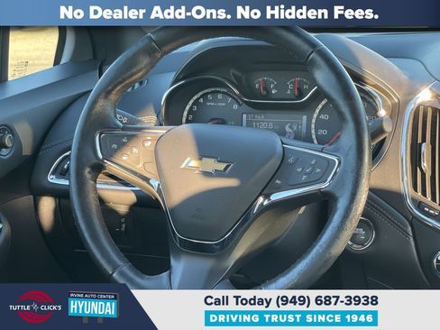 Used 2017 Chevrolet Cruze Premier FWD image 18