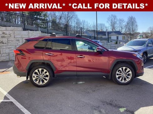 Used 2019 Toyota RAV4 Limited w/ All Weather Liner Package image 8