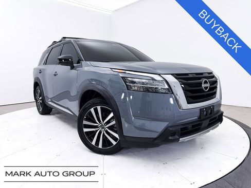 Used 2024 Nissan Pathfinder Platinum FWD image 1