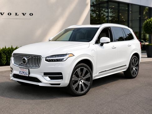 Used 2023 Volvo XC90 T8 Plus w/ Protection Package Premier AWD/4WD image 1